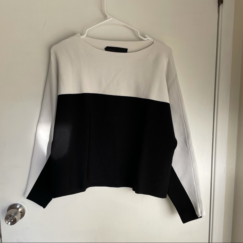Kendal and Kylie Color block black and white Sweater - Picture 5 of 6